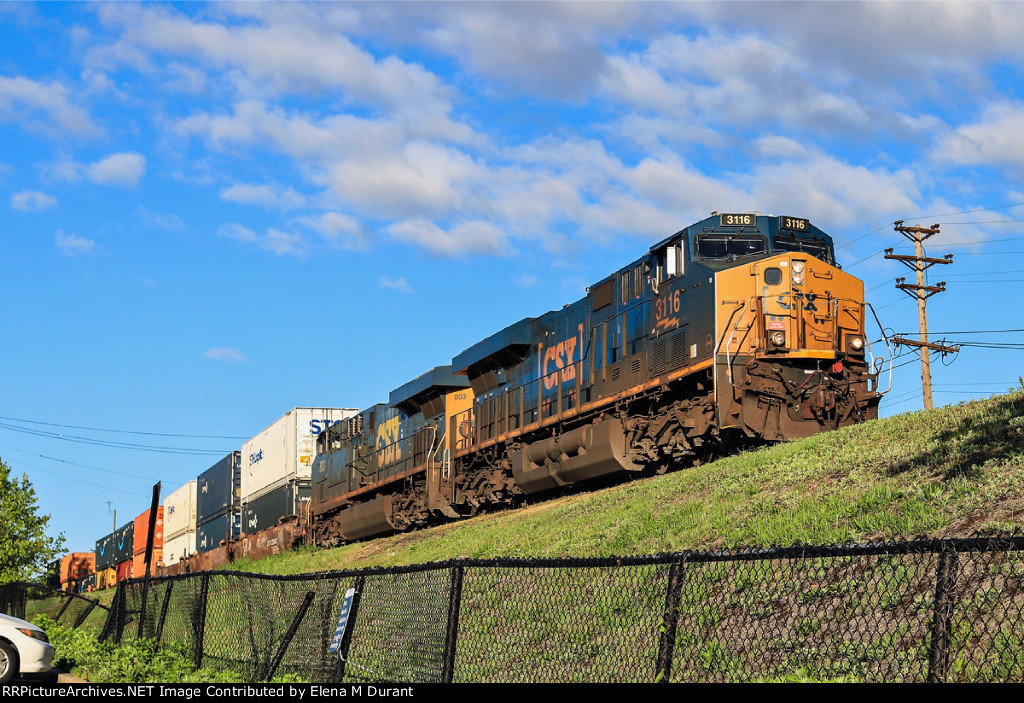 CSX 3116 on I-157